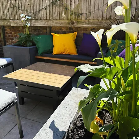 Hydeaway Beautiful 3 Bedroom House In A Great Location-3